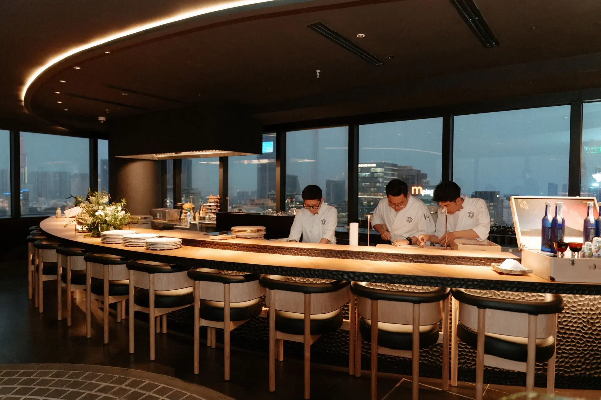 SABI Sky Omakase: "Đảo ẩm thực Nhật" lơ lửng giữa tầng không