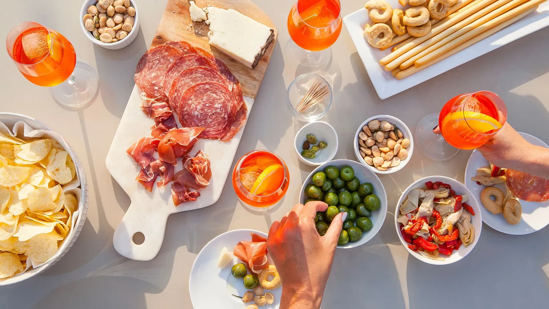 Tapas, Pintxos hay Cicchetti? Ẩm thực châu Âu qua những món ăn nhỏ bé