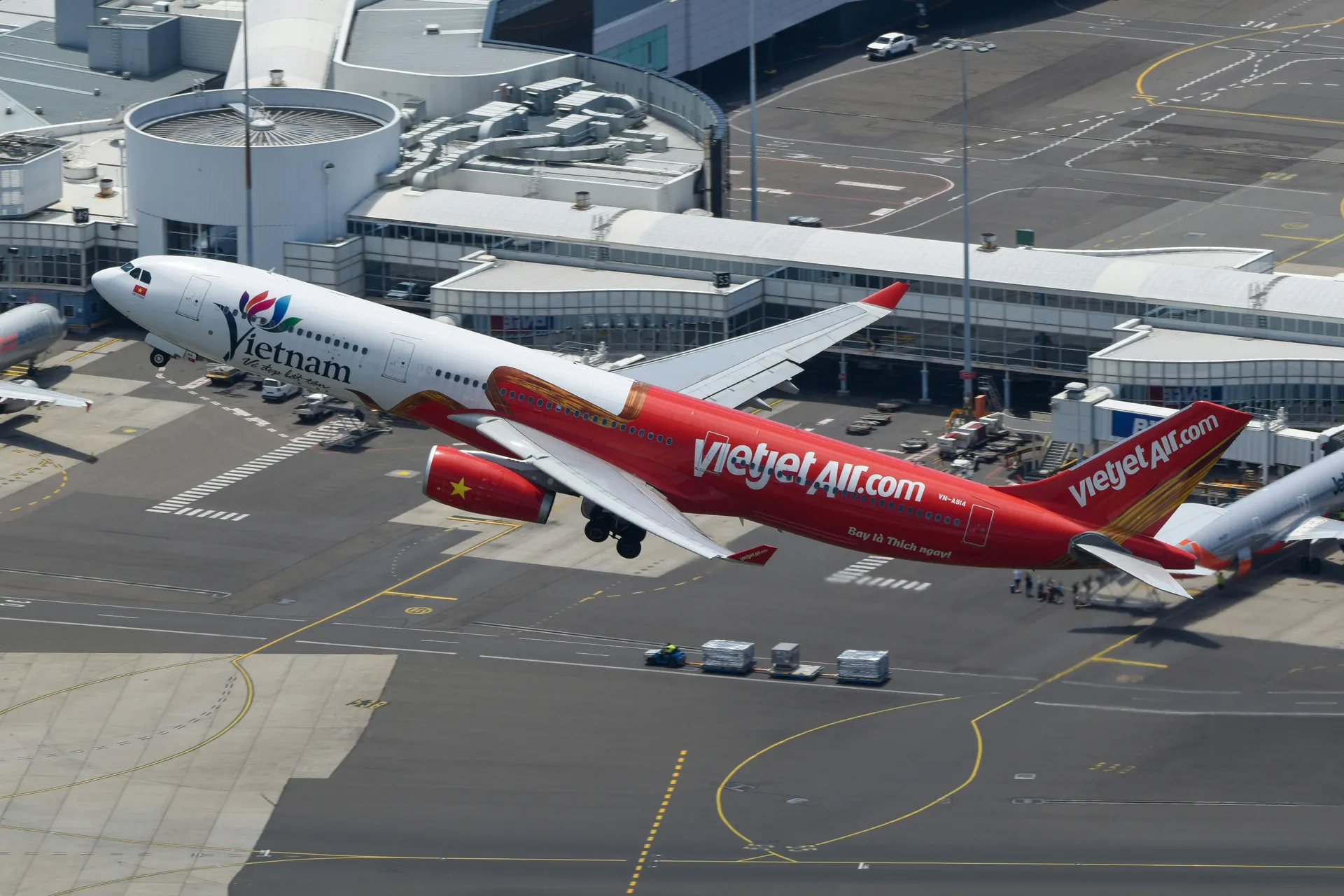 Vietjet khai trương đường bay thẳng Nha Trang - Singapore và Đà Nẵng - Jarkata tháng 6/2026