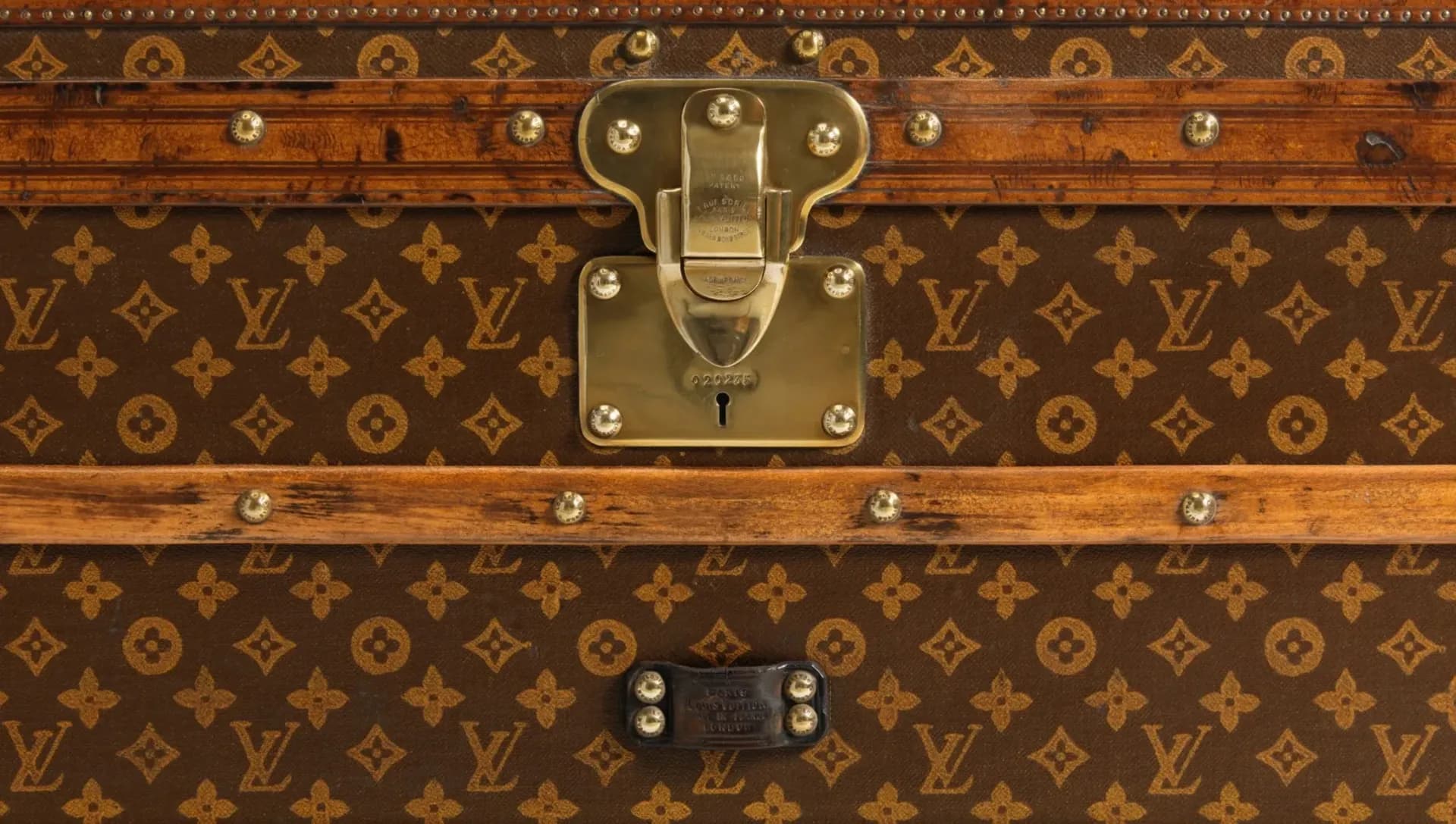 Logo monogram 130 năm tuổi, Louis Vuitton khởi động chiến dịch 365 ngày kỷ niệm