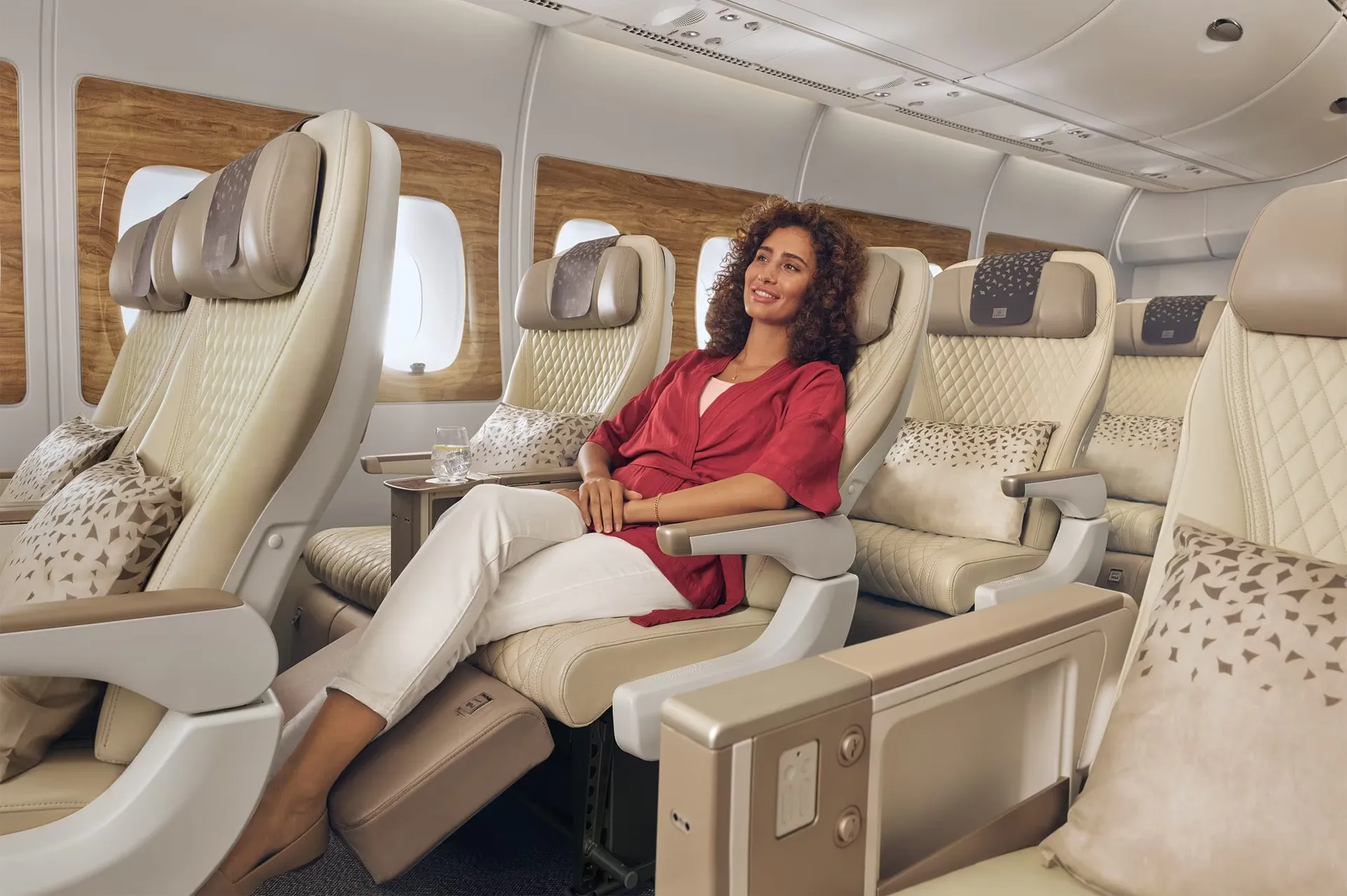 Emirates mở rộng hạng Premium Economy đến TP. Hồ Chí Minh
