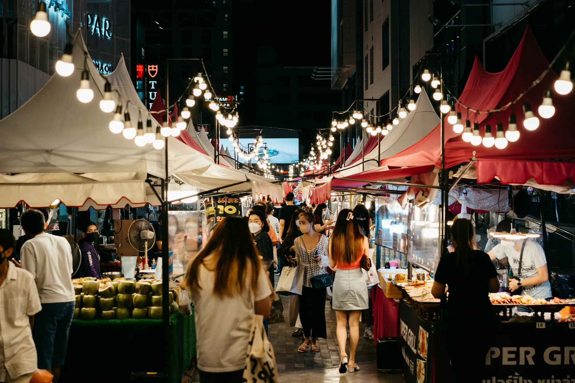 Chatuchak là chợ đêm nổi tiếng nhất thế giới năm 2026
