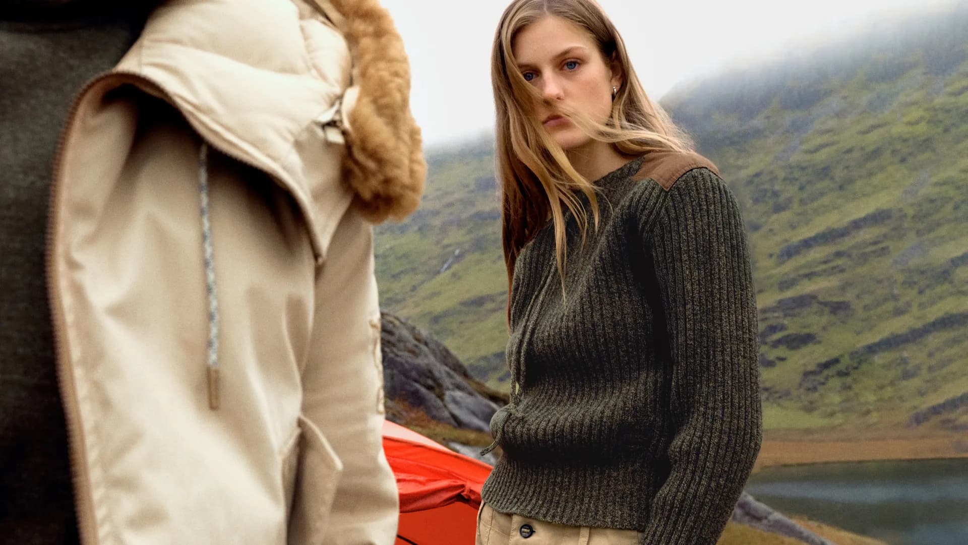Burberry tôn vinh chất liệu Gabardine kỷ niệm 170 năm thành lập